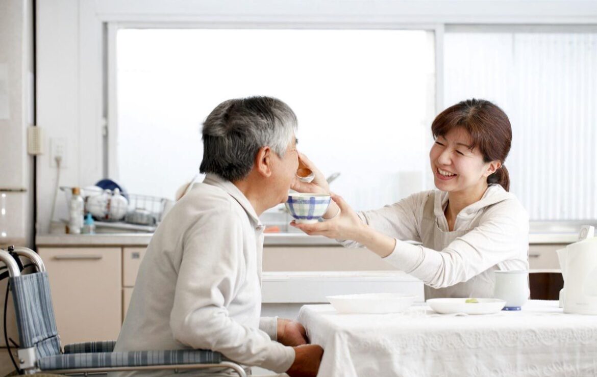 특별현금급여(가족요양비) 안내 포스터
